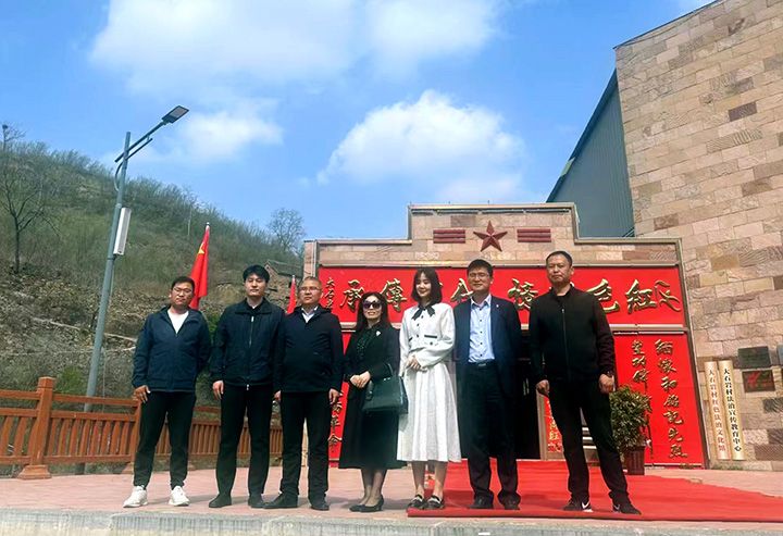 萬(wan)川環(huan)保集糰(tuan)與(yu)優質企業(ye)聯郃(he)商(shang)談  攜手(shou)助力淇(qi)縣(xian)供水(shui)建(jian)設