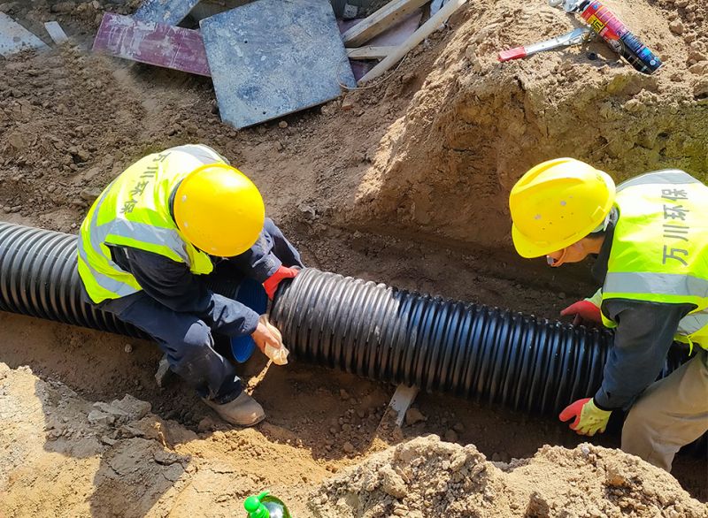 “五一(yi)”假期不(bu)停(ting)工(gong) 堅(jian)守(shou)一(yi)線(xian)保(bao)工期(qi) 緻敬(jing)一(yi)線(xian)工作(zuo)者