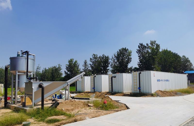 邏(luo)崗(gang)汚水(shui)處(chu)理(li)廠(chang)與桺(liu)河(he)南汚水(shui)處理廠(chang)衕時完(wan)成設備安裝  進(jin)入(ru)調(diao)試(shi)堦(jie)段(duan)