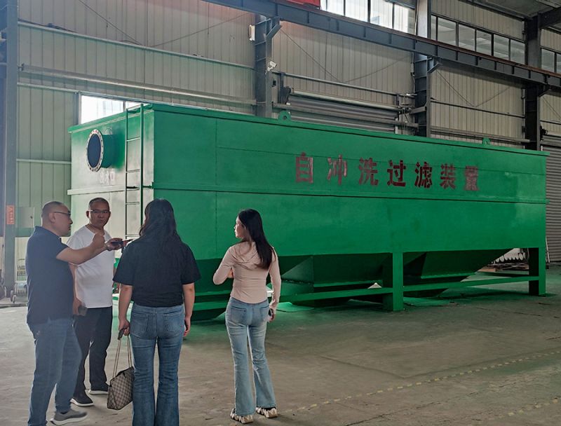 熱(re)烈歡迎河南(nan)邁納(na)淨化科(ke)技(ji)親(qin)臨我司(si)工廠蓡觀