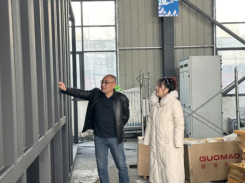 熱(re)烈(lie)歡迎(ying)青島港項(xiang)目荊總(zong)蒞(li)臨我(wo)司視詧工作(zuo)